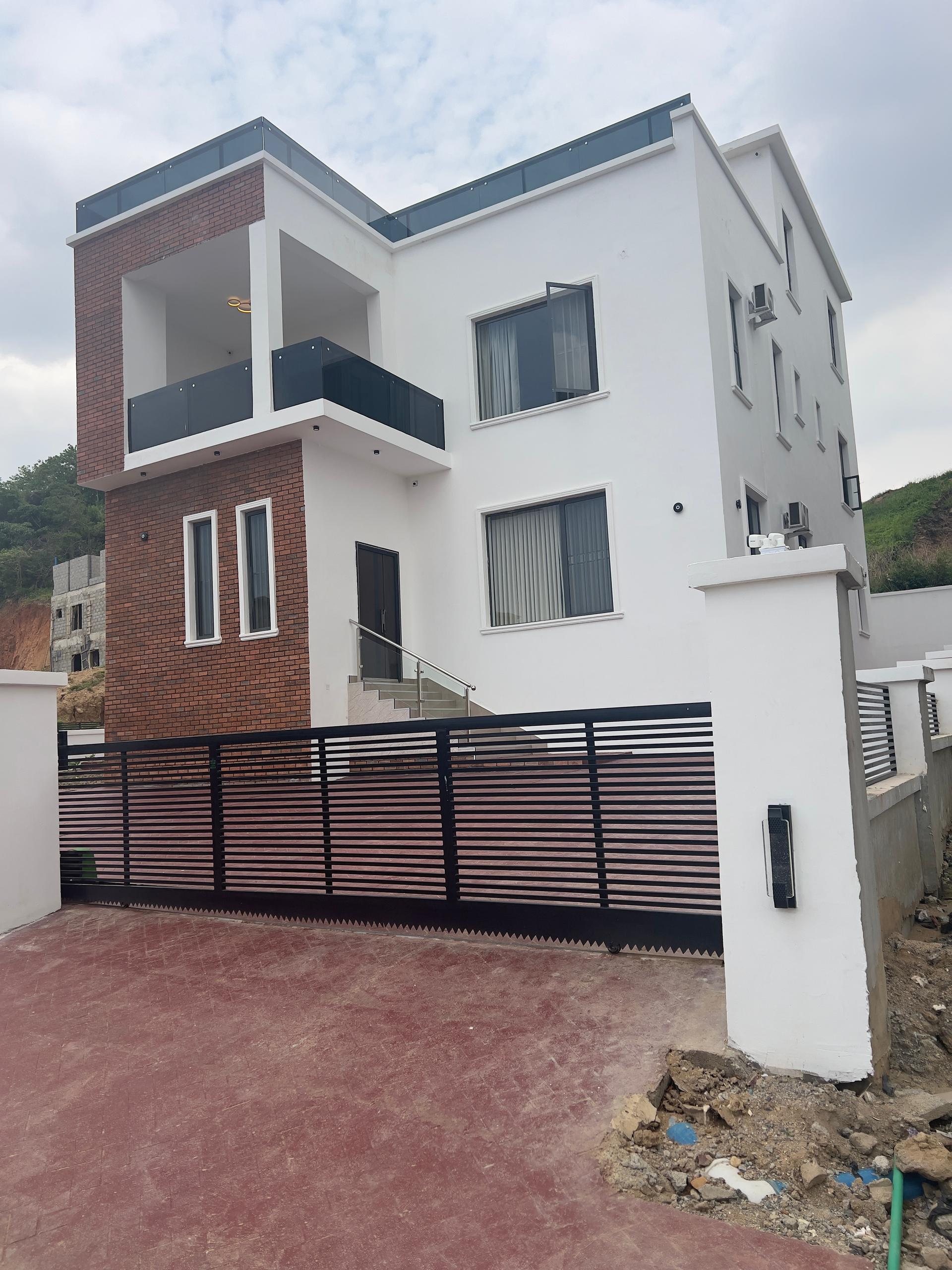 Luxury 4-Bedroom Fully Detached Duplex in Guzape Abuja