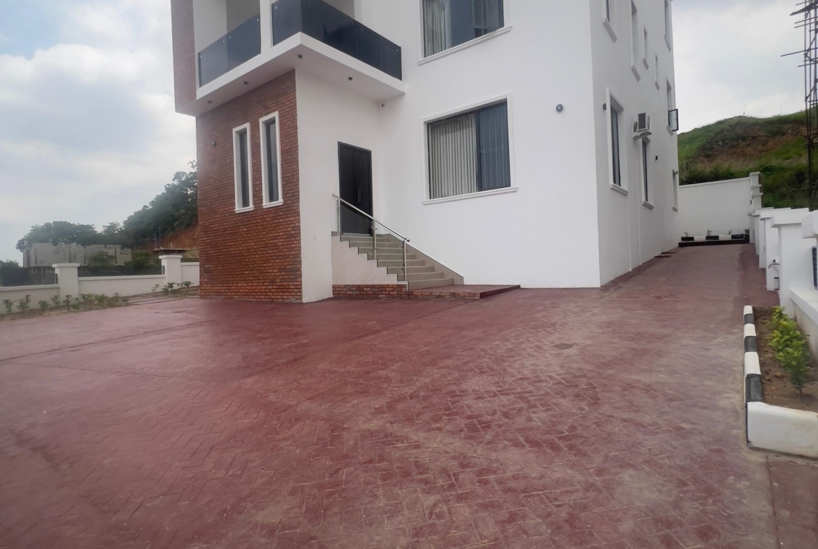 Luxury 4-Bedroom Fully Detached Duplex in Guzape Abuja