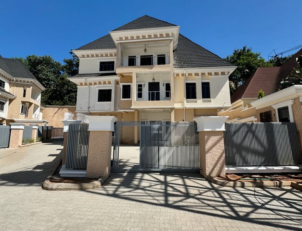 5 Luxury Detached Homes with Elevators & Pools in Asokoro Abuja