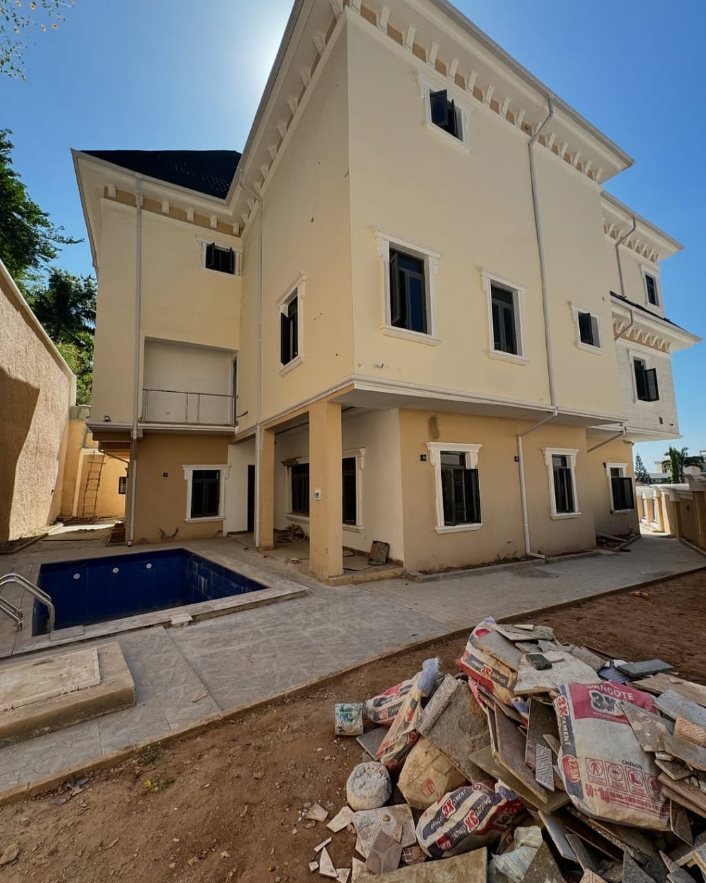5 Luxury Detached Homes with Elevators & Pools in Asokoro Abuja