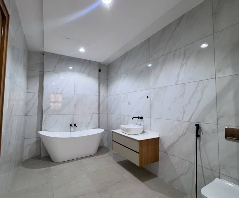 6 Bedroom Fully Detached Duplex with BQ in Guzape Abuja Mini Estate with Pool & Gym10