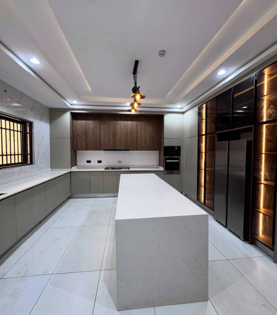 6 Bedroom Fully Detached Duplex with BQ in Guzape Abuja Mini Estate with Pool & Gym10