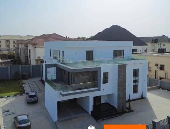 Luxury 7-Bedroom Smart Home in Wuye Abuja