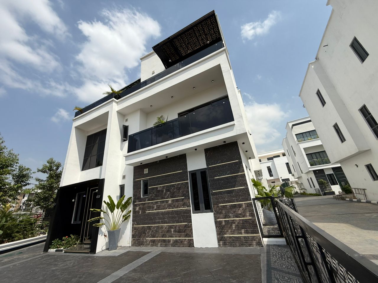 5-Bedroom Detached Duplex with Private Pool in Kado, Abuja