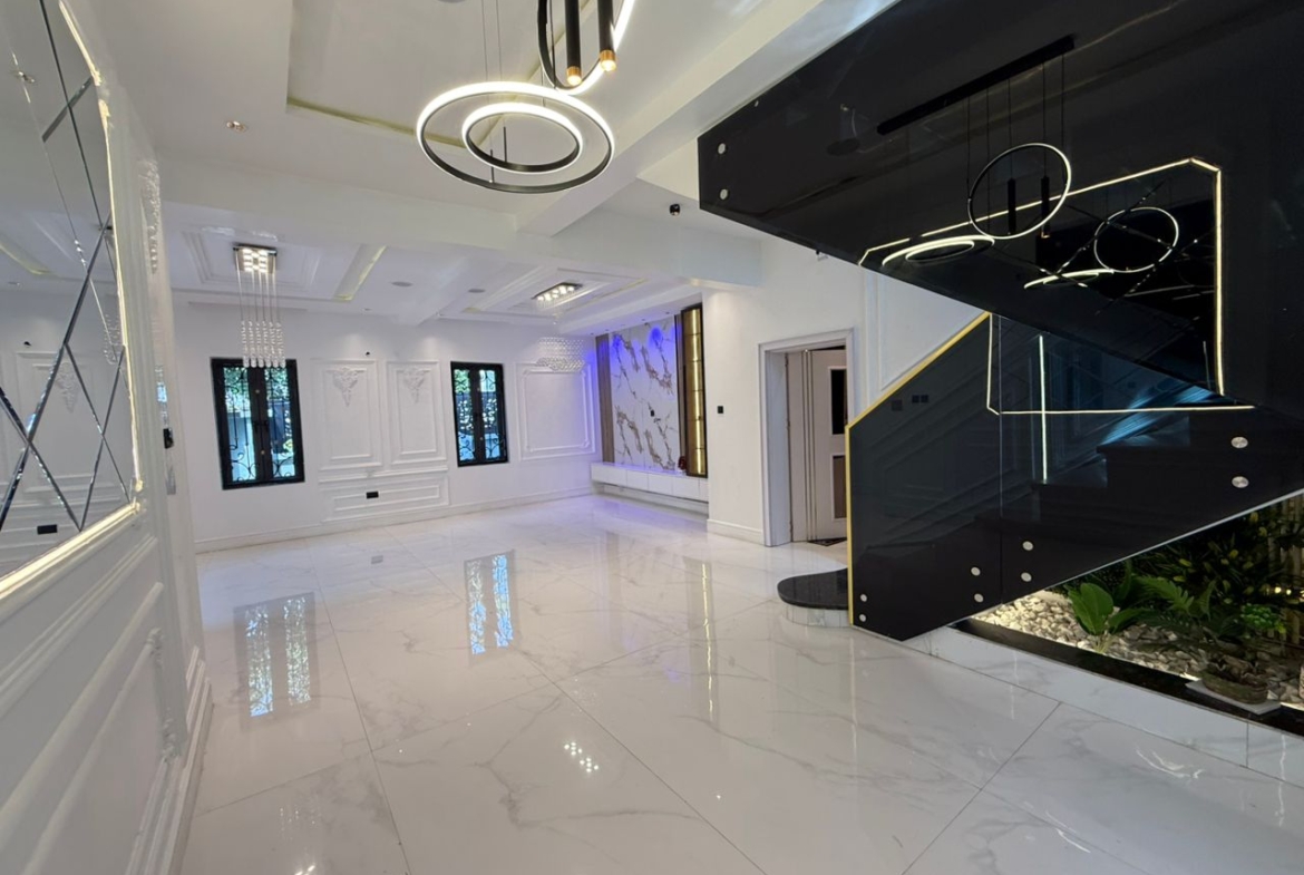 5-Bedroom Detached Duplex with Private Pool in Kado, Abuja