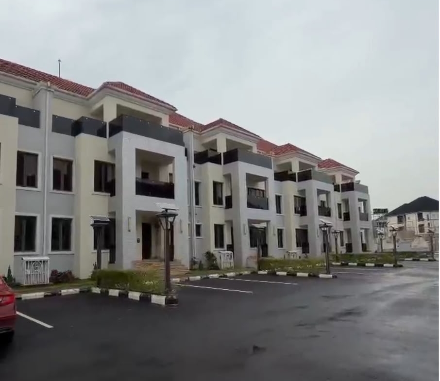 - 6 bedroom duplex for sale Apo Resettlement Abuja