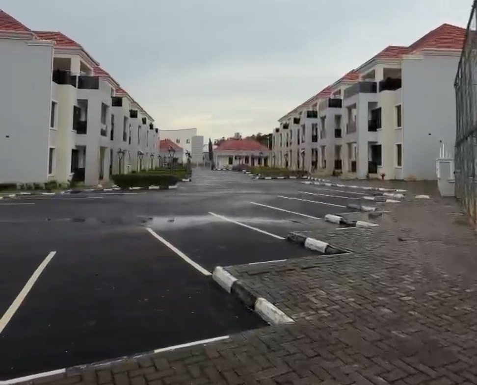 - 6 bedroom duplex for sale Apo Resettlement Abuja